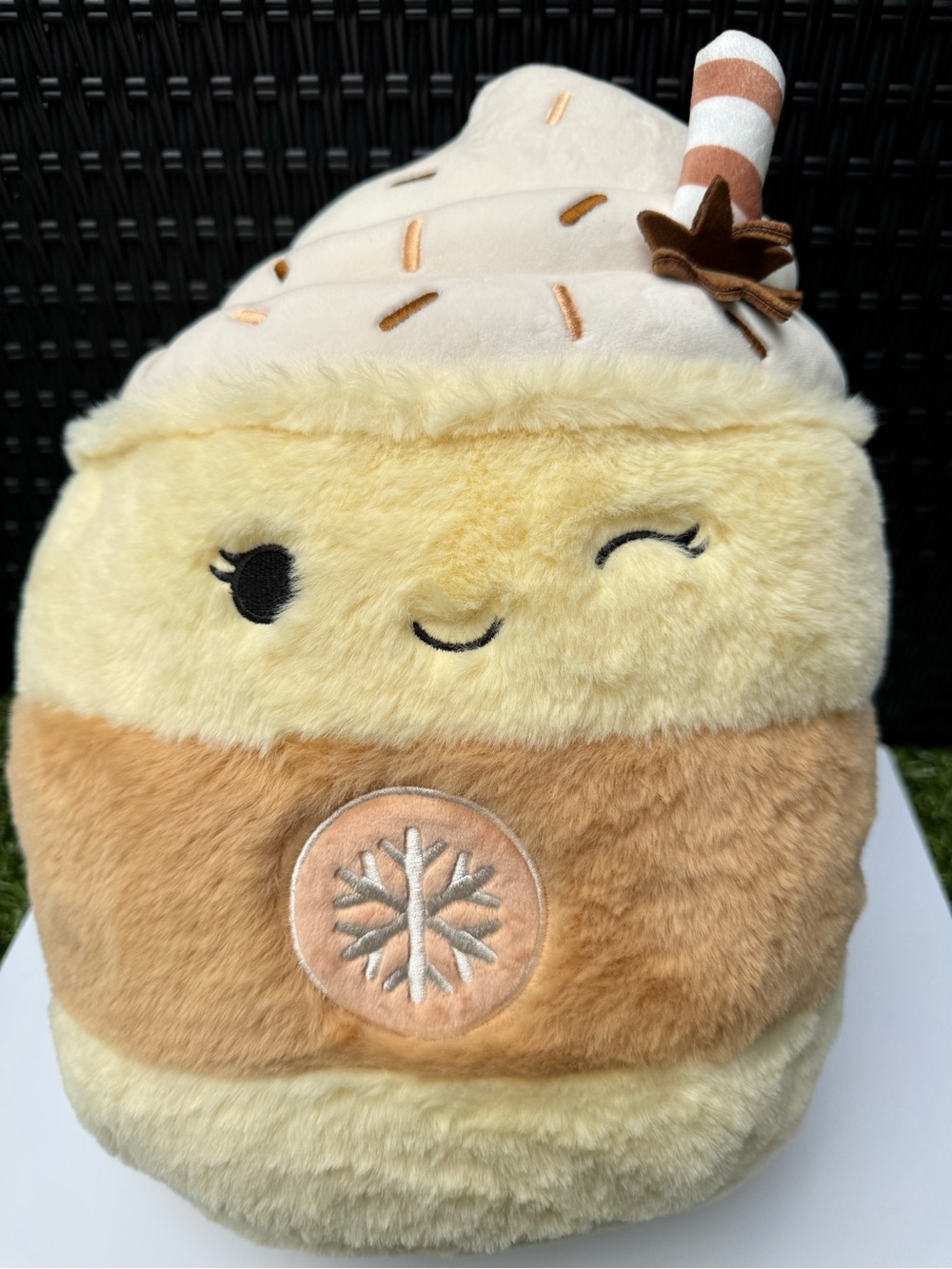 🧁Squishmallows Fuzz-A-Mallows Joyce Eggnog Latte 8" Holiday Plush NWOT🧁